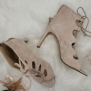 Nine West Unforgettable Lace-Up
